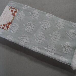 LADINNE SET OF 2 KITCHEN TOWELS HALLOWEEN MOTIF FRINGE 20 X 30 NIP